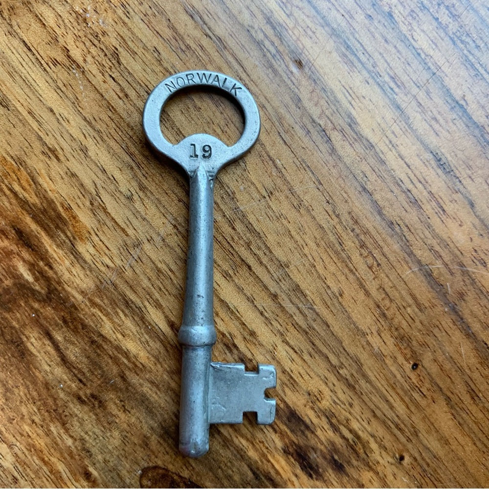 Antique Norwalk Skeleton Key Solid Barrel #19